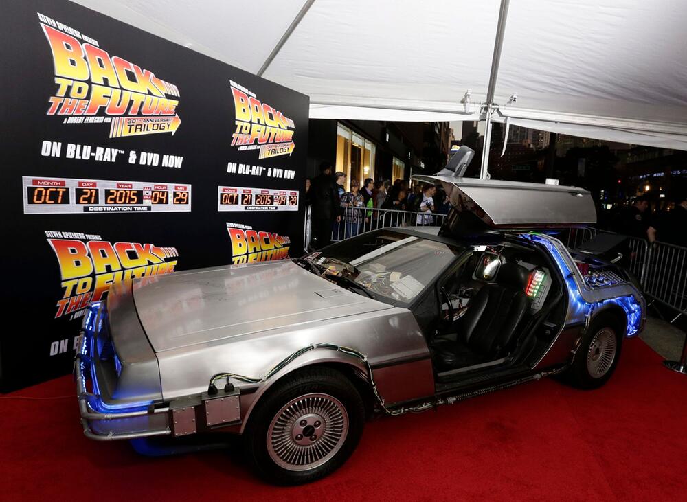 Nachbildung DeLorean DMC-12 aus "Zurück in die Zukunft"