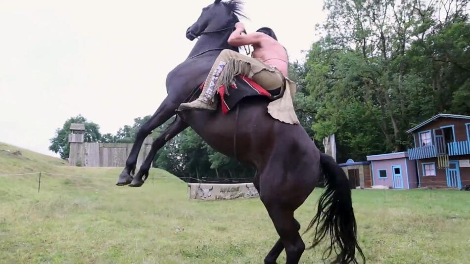 Sattel statt Rente: Ein Show-Apache kennt keinen Ruhestand
