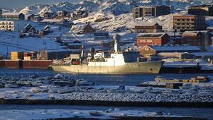 Dänisches Kriegsschiff in Grönland