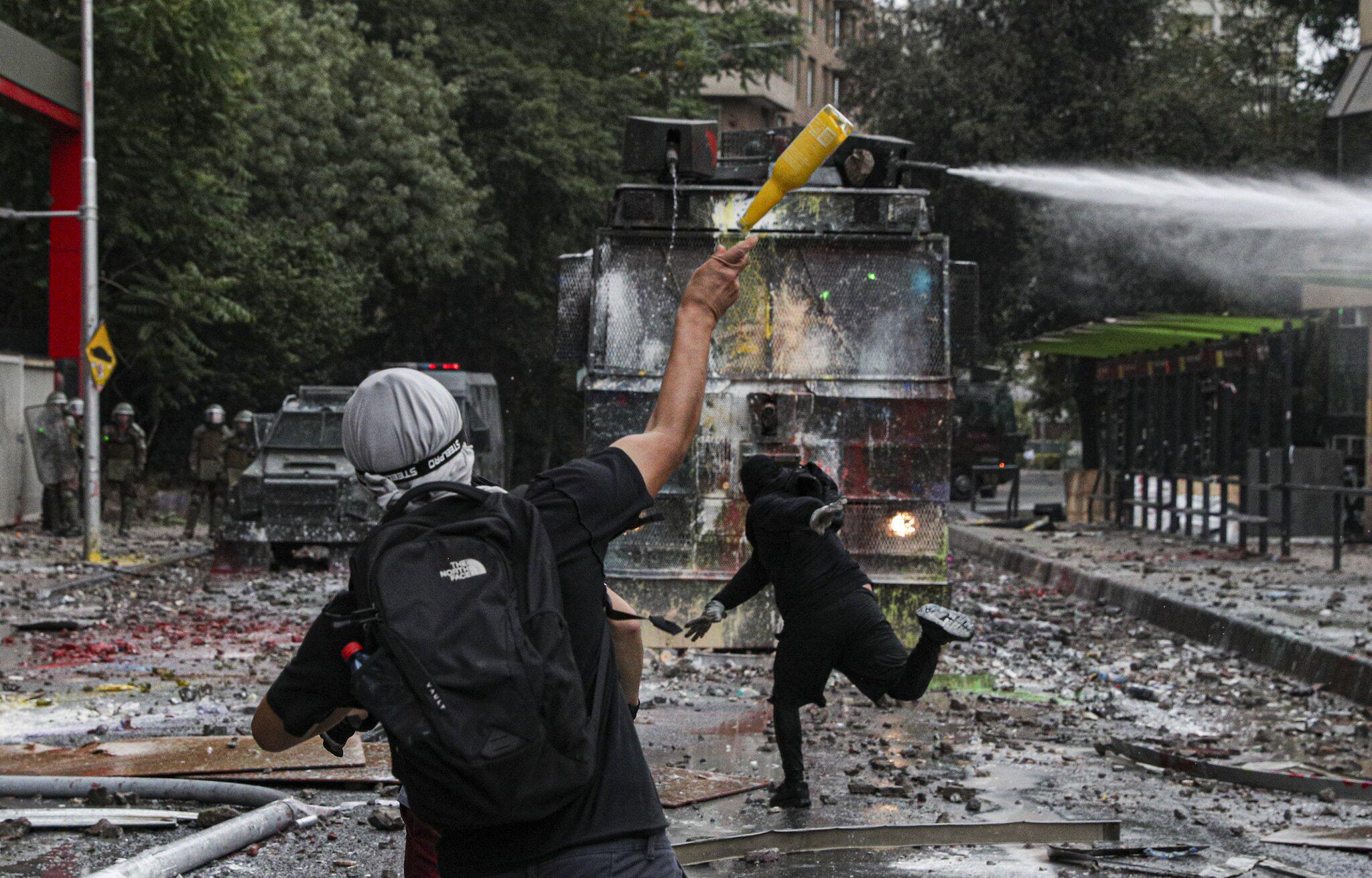 Zehntausende Chilenen Protestieren Gegen Ungleichheit Und Hohe Kosten Gmx At