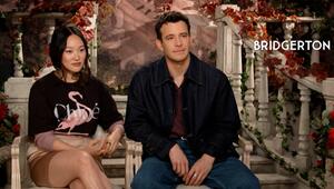 "Bridgerton"-Dreh: Luke Thompson und Yerin Ha verbringen Stunden in der Badewanne