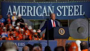 US-Präsident Trump besucht Stahlwerk