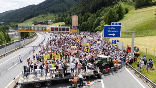 Rund 4.500 Menschen hatten an der Demonstration am Brenner teilgenommen.