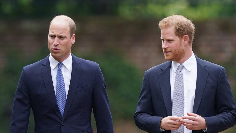 Prinz William und Prinz Harry gelten seit dem "Megxit" als entzweit. Nun müssen sie den frühen ...