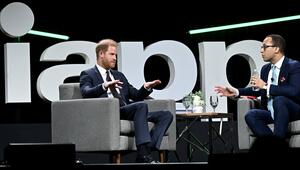 Prinz Harry (l.) beim Global Summit der International Association of Privacy Professionals ...