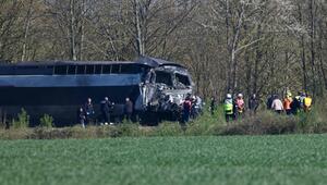 TGV kracht in Nordfrankreich in Laster