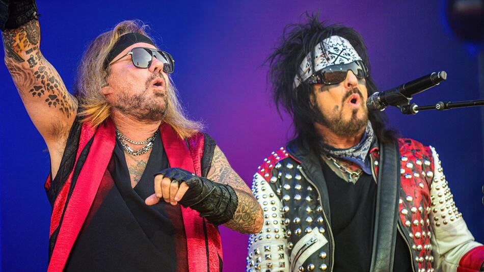 Vince Neil (l.) und Nikki Sixx von Mötley Crüe 2023 in Kopenhagen.