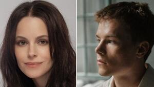 Zwei der neuen Darstellerinnen und Darsteller von "Heated Rivalry" sind Emily Hampshire und ...