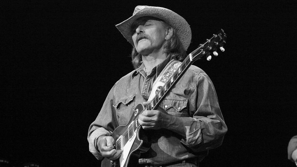 Dickey Betts, hier während eines Auftritts im Jahr 2004, ist gestorben.