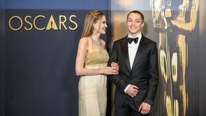 Angelina Jolie mit ihrem Sohn Knox Jolie-Pitt im November 2024 bei den Governors Awards in Los ...