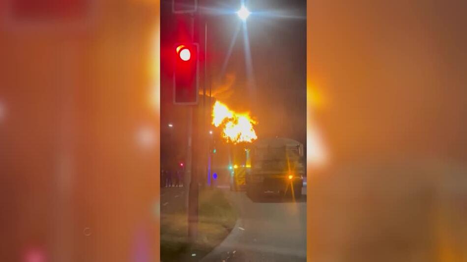 Londoner Flughafen Heathrow wegen Brandes geschlossen - zahlreiche Flüge umgeleitet