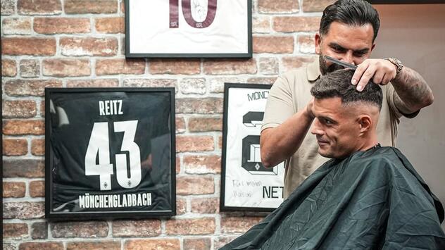 Ivan Elia, Fußballer Friseur