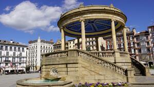 Der Hauptplatz von Pamplona, die Plaza del Castillo