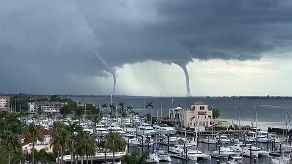 Zwei Wasserhosen gleichzeitig: Seltenes Naturphänomen vor der Küste Floridas