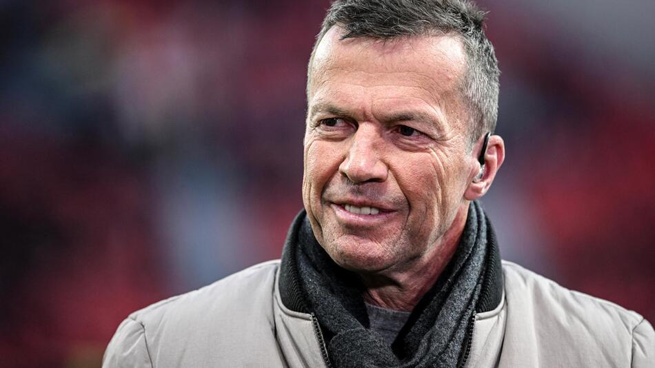 TV-Experte Lothar Matthäus während der Europa League in Leverkusen