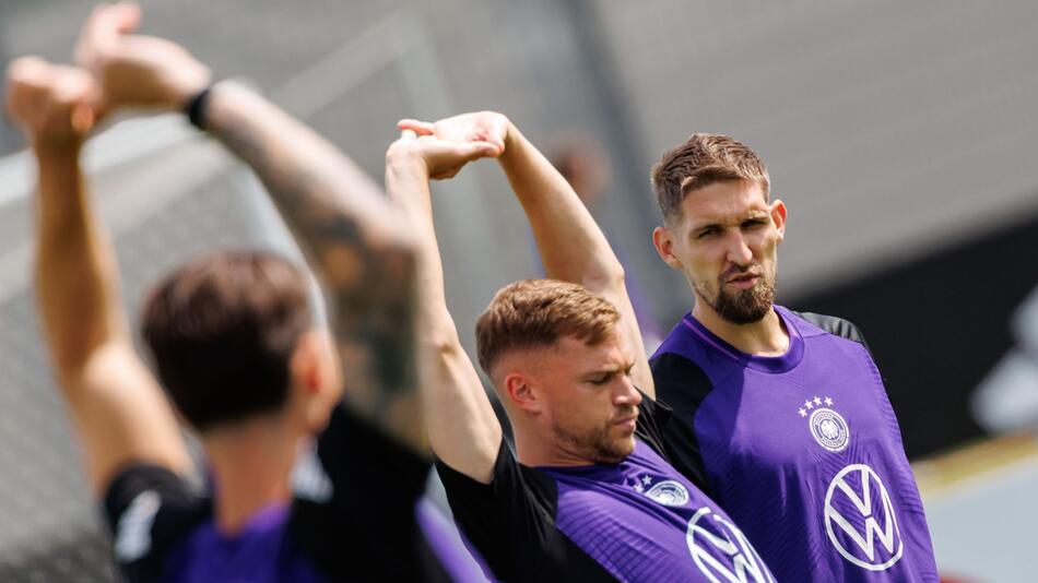 Training Fußball Nationalmannschaft Männer
