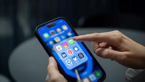 Verschiedene Social-Media Apps auf einem Smartphone