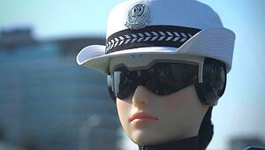 RoboCop: Hightech-Polizistin lenkt in China den Straßenverkehr