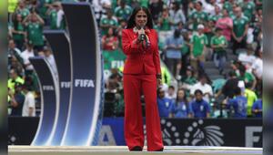 Schauspielerin Salma Hayek hielt eine Ansprache zur Eröffnung der Weltmeisterschaft.
