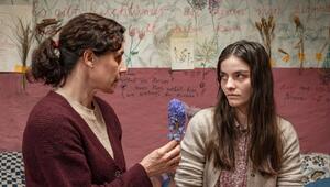 "Tatort: Nachtschatten": Jana (Emilie Neumeister) und ihre Mutter (Nina Kunzendorf).