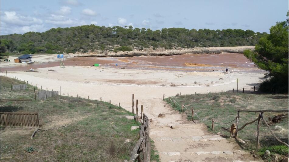 Und plötzlich war das Meer braun: Unwetter spült Traumstrände auf Mallorca weg