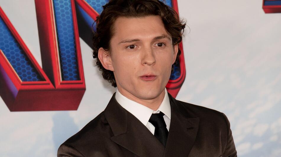 Tom Holland schlüpft bald zum vierten Mal ins "Spider-Man"-Kostüm.