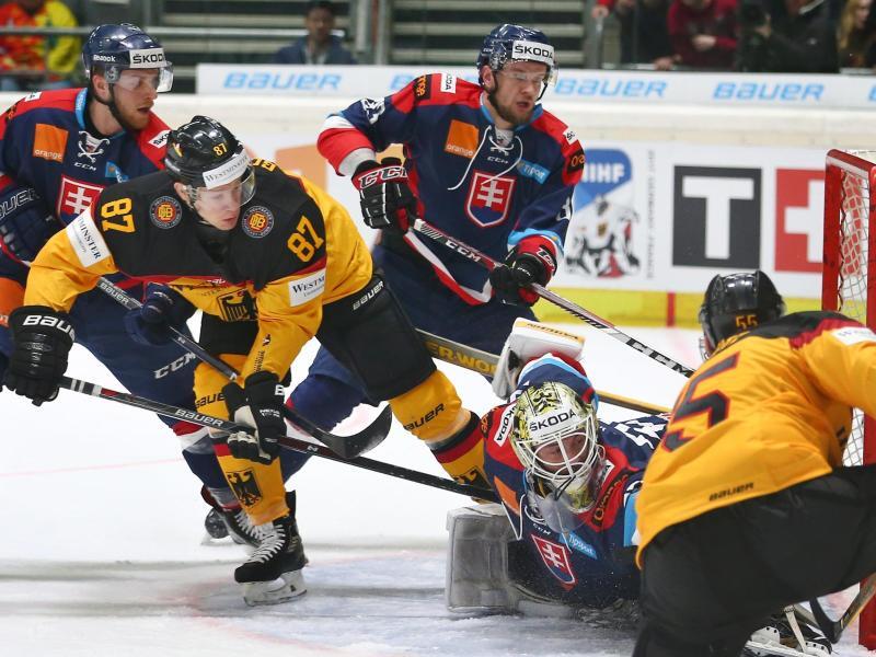 Eishockey-Auswahl verliert erstes Spiel bei Deutschland ...