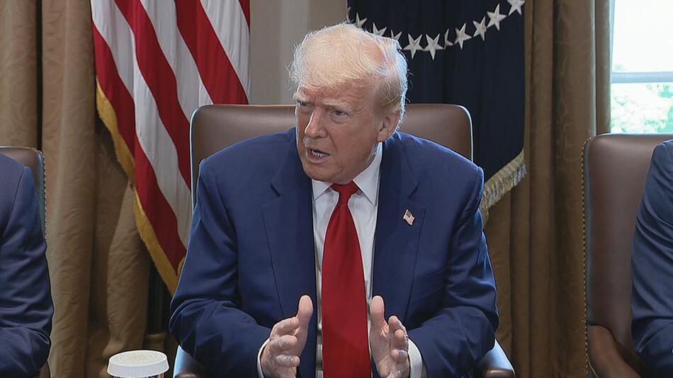 Trump feiert sich trotz mieser Konjunktur – und gibt Biden die Schuld