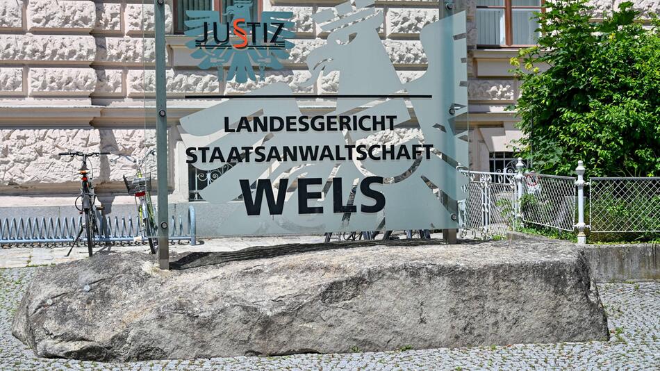 Eingang Landesgericht Wels