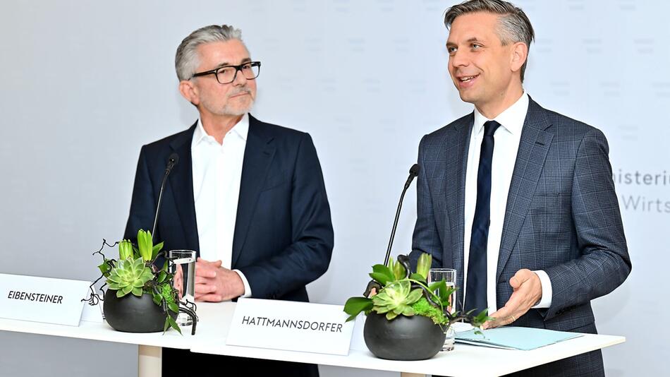 Minister Hattmannsdorfer (rechts) und Voestalpine-Chef Eibensteiner