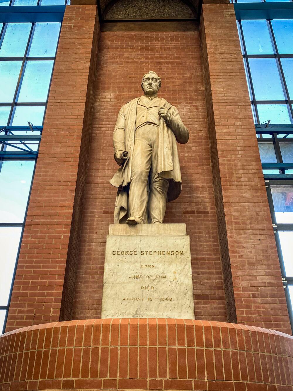 Stephenson-Statue