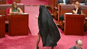 Empörung nach Burka-Auftritt: Australische Senatorin von Parlament ausgeschlossen