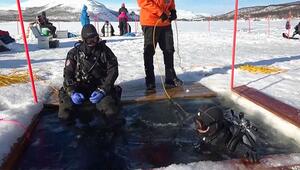 Minus 40 Grad und meterdickes Eis: Besonderer Tauchkurs für Forscher im ewigen Eis