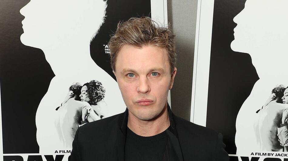 Michael Pitt und sein Anwalt streiten die Vorwürfe vehement ab.