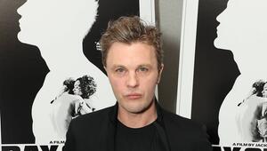 Michael Pitt und sein Anwalt streiten die Vorwürfe vehement ab.