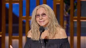 Barbra Streisand, hier bei der Oscarverleihung 2026, kann nicht nach Cannes reisen.