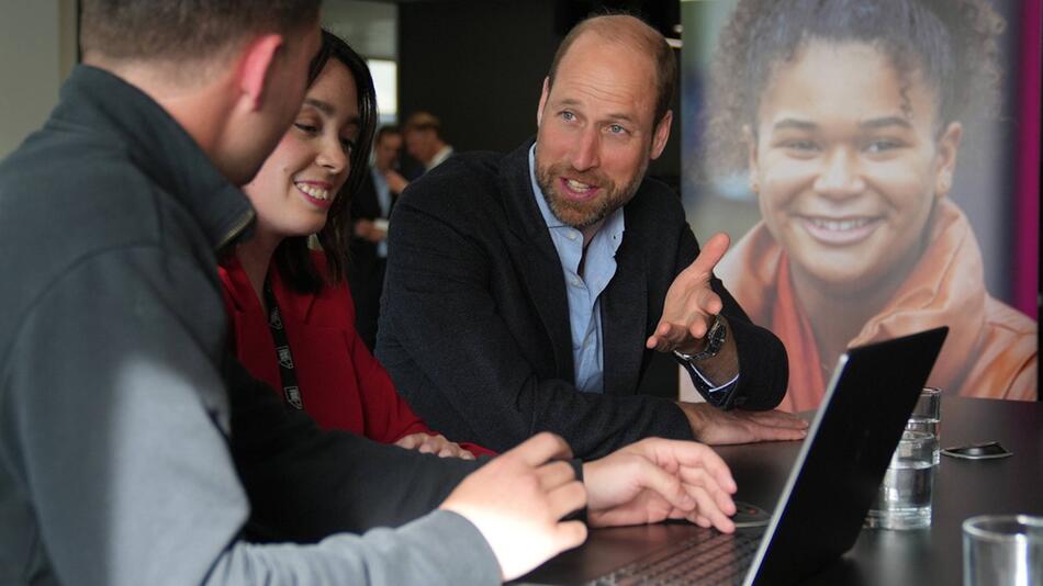 Bestens gelaunt war Prinz William in regem Austausch mit den Betreibern der Organisation Mental ...