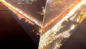 Endlosstau: Delhi versinkt im Regenchaos – Autofahrer stundenlang gefangen