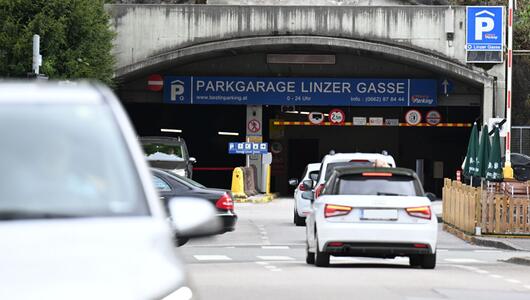 Der Porsche-Tunnel soll in dieser öffentlichen Parkgarage abzweigen