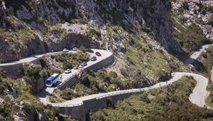 Straße im Tramuntana-Gebirge auf Mallorca