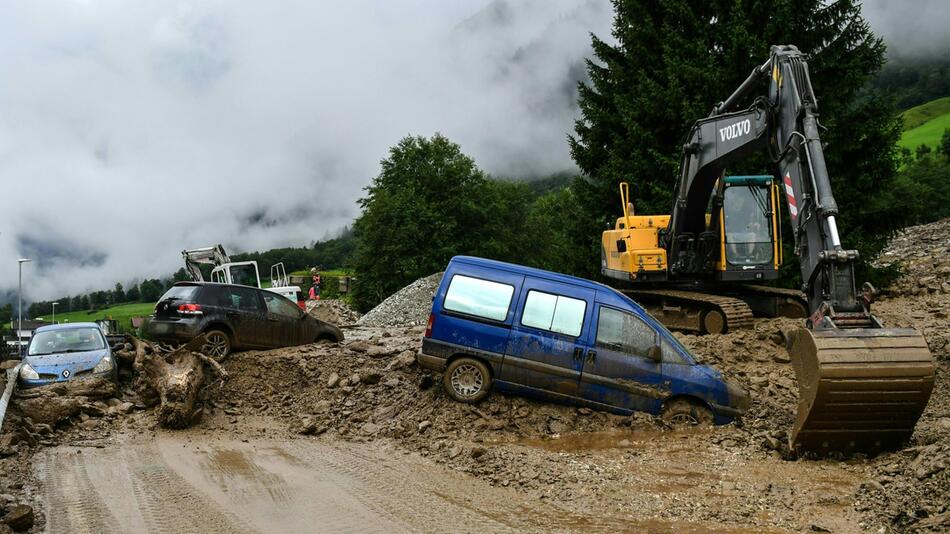 Aufräumarbeiten in Tirol