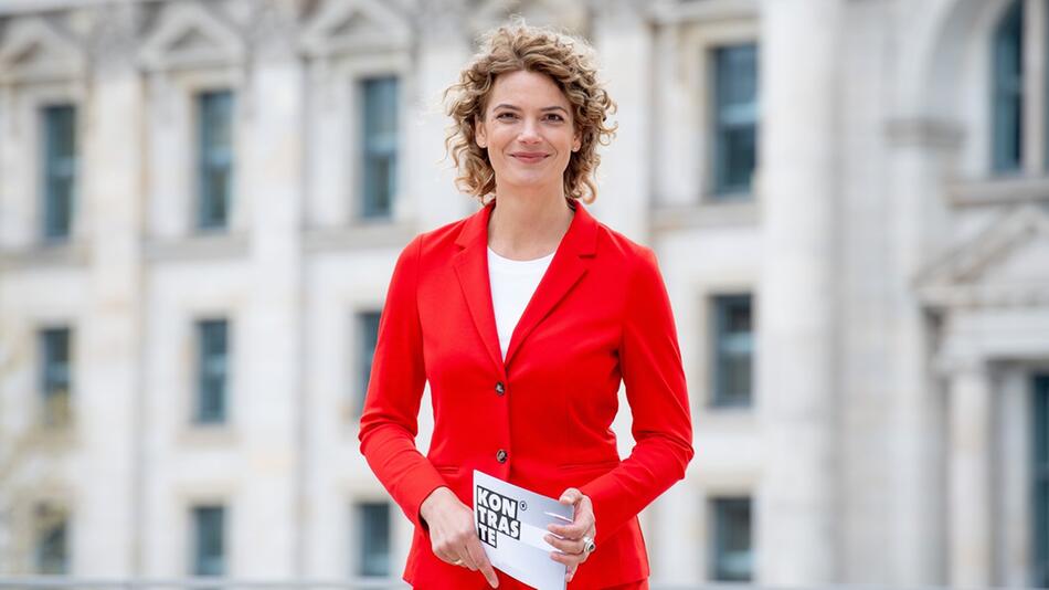 Lena Ganschow moderiert künftig "Kontraste", das Politikmagazin vom rbb im Ersten.