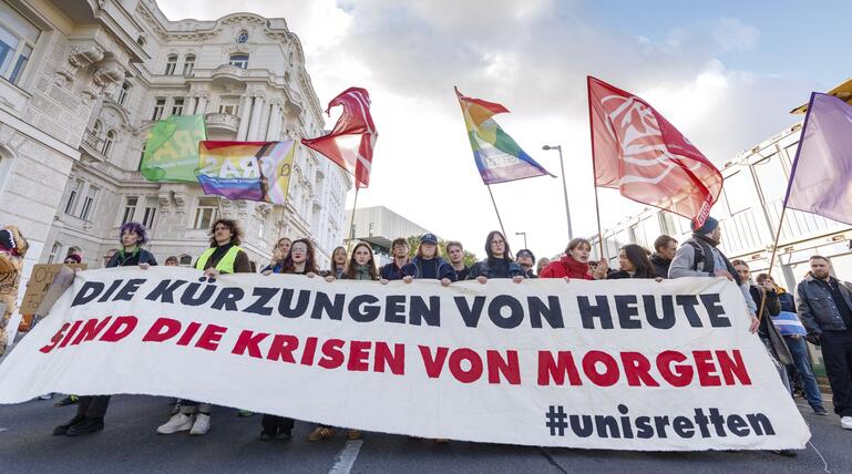 Protest gegen Kürzungspläne der Regierung in Wien
