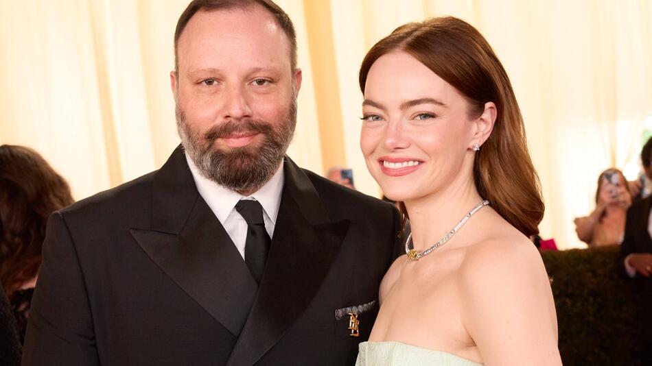 Yorgos Lanthimos und Emma Stone bei der 96. Oscarverleihung.