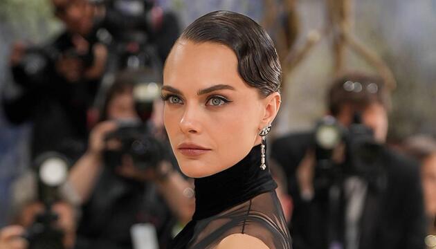 Cara Delevingne bei der Met Gala 2026.