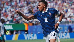 Frankreichs Superstar Kylian Mbappé bejubelt im Spiel gegen Senegal ein Tor.