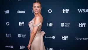Scarlett Johansson ist froh darüber, dass es heute auf dem roten Teppich mehr Spielraum für den ...