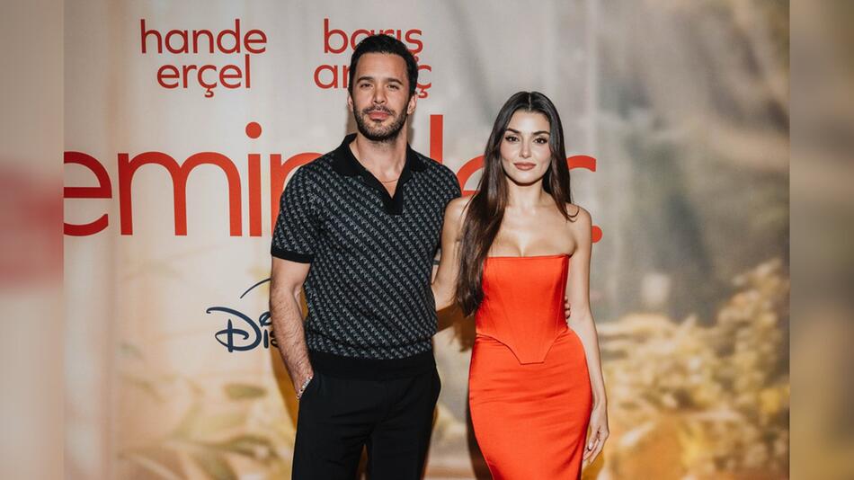 Hande Erçel und Barış Arduç beim Seriencamp Festival in Köln