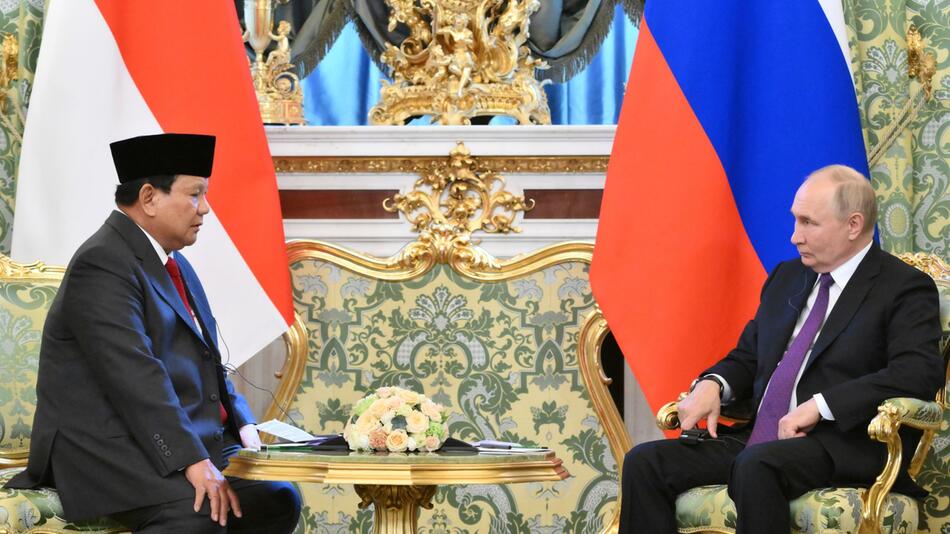 Indonesischer Verteidigungsminister besucht Russland