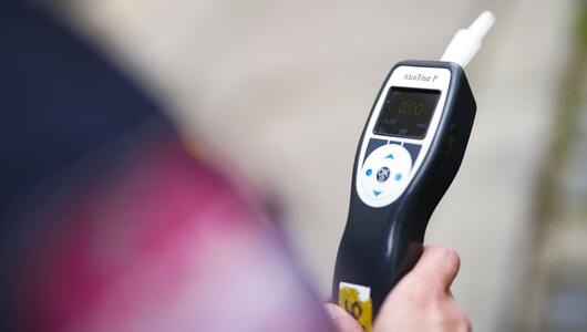 Ein 33-jähriger Unfalllenker war alkoholisiert und ohne Führerschein